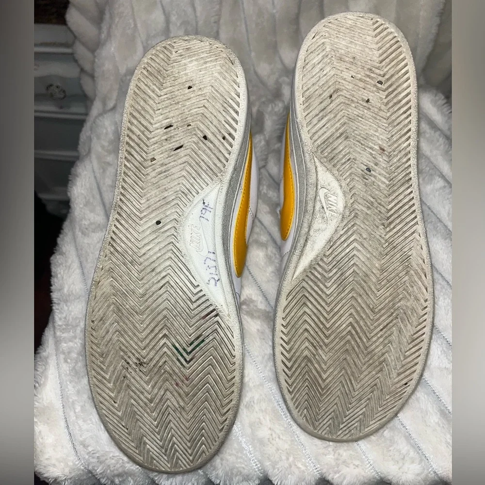 Women’s Nike Court Royale 2 Mid Athletic Shoe White + Yellow • Size 7